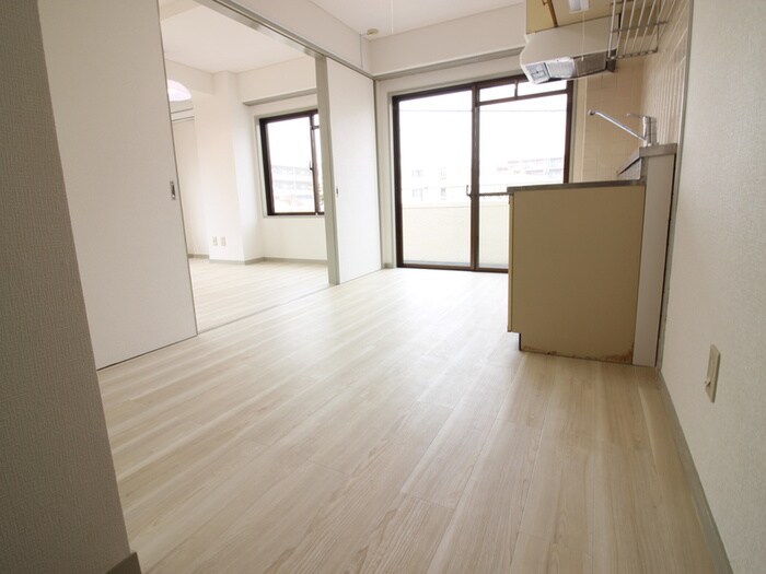 物件内観写真8　(居室)