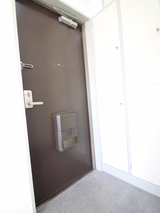 物件内観写真13　(玄関)