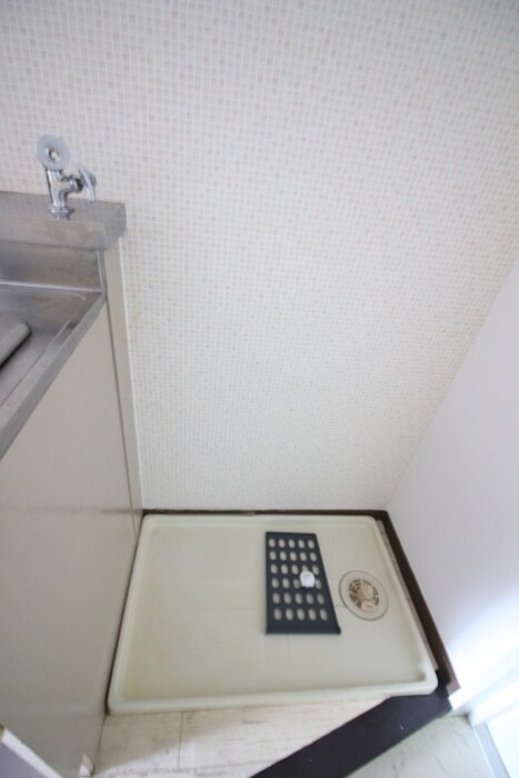 物件内観写真13　(洗濯機置場)