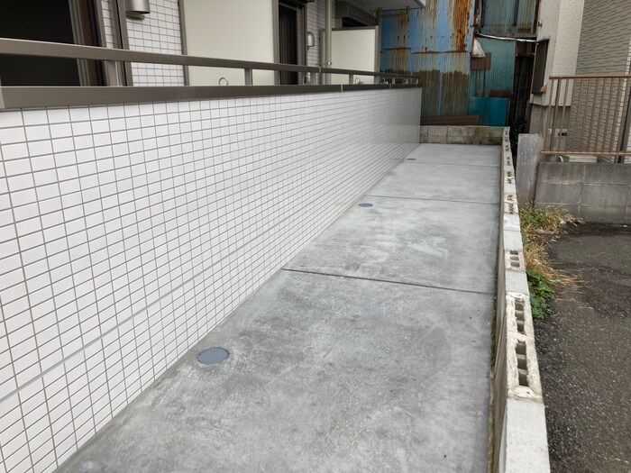 物件外観写真3　(駐輪場)