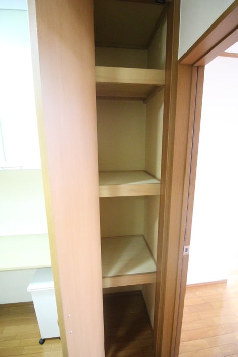 物件内観写真15　(収納)