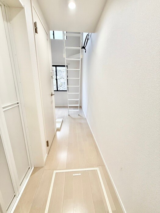 物件内観写真19　(廊下)