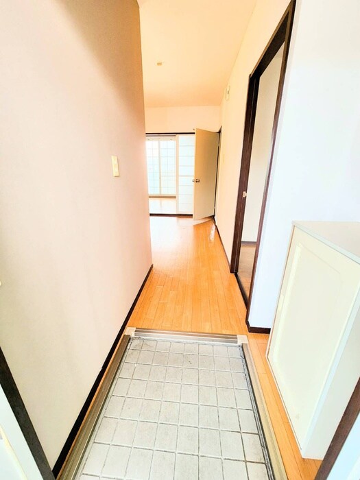 物件内観写真17　(玄関)