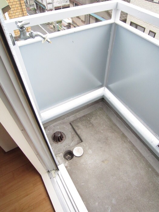 物件内観写真13　(洗濯機置場)