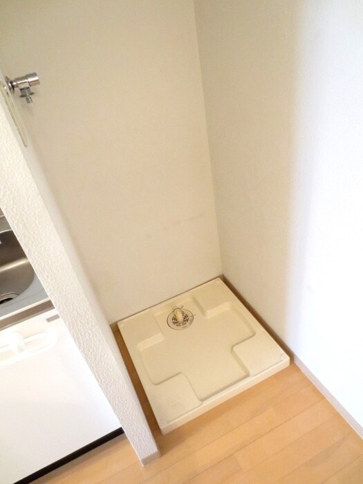 物件内観写真18　(洗濯機置場)