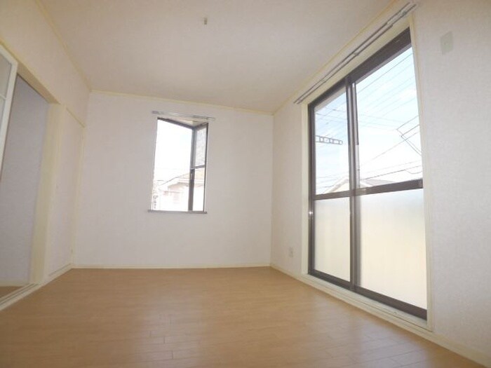 物件内観写真4　(室内からの展望)