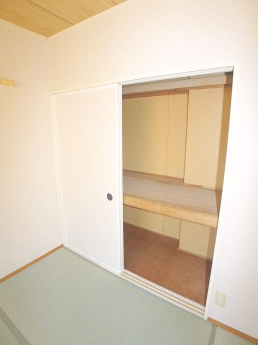 物件内観写真11　(収納)