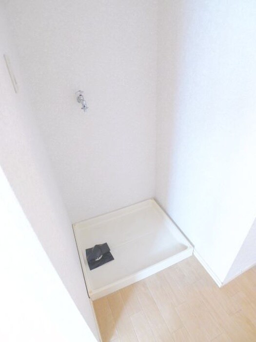 物件内観写真18　(洗濯機置場)