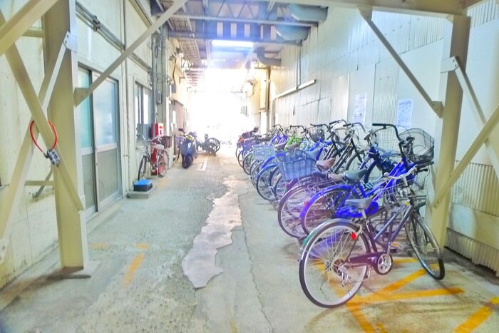 物件外観写真3　(駐輪場)