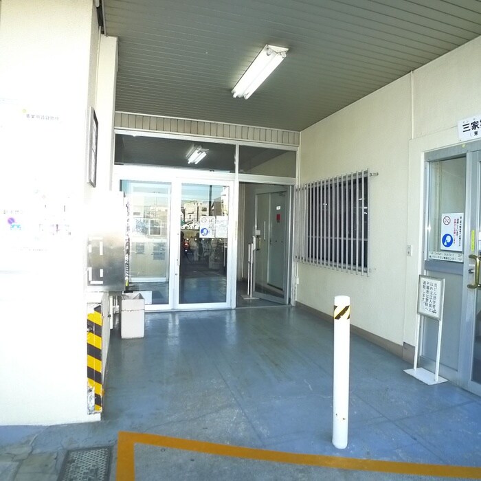 物件外観写真5　(エントランス部分)