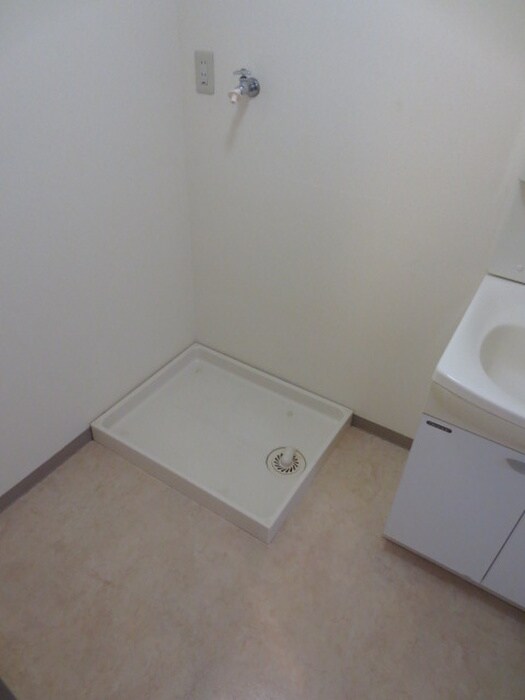 物件内観写真14　(洗濯機置場)