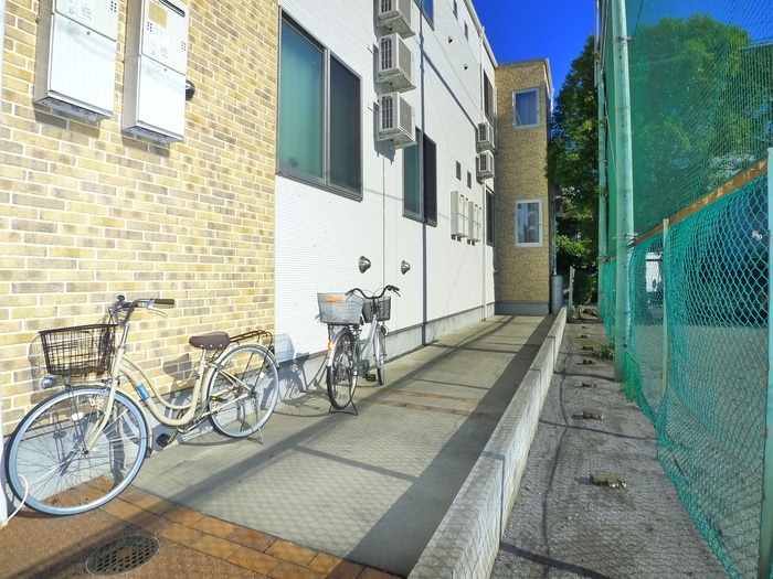 物件外観写真5　(駐輪場)