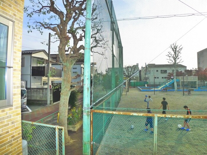 物件内観写真22　(室内からの展望)