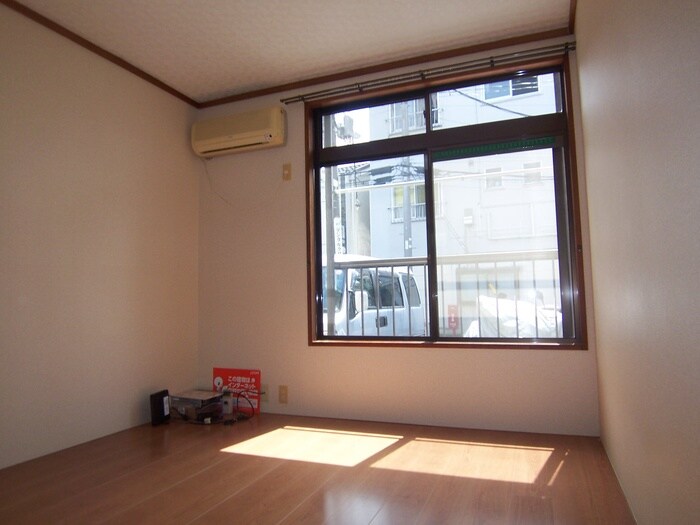 物件内観写真4　(居室)