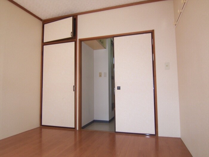 物件内観写真9　(居室)