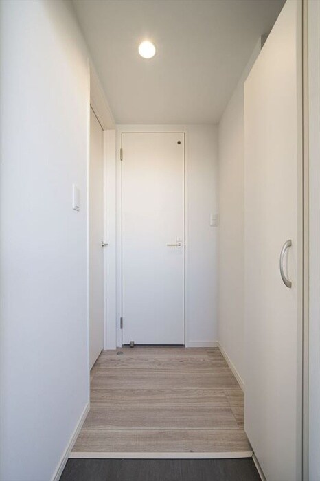 物件内観写真7　(玄関)