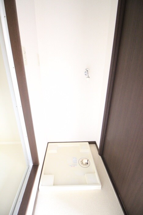 物件内観写真9　(洗濯機置場)