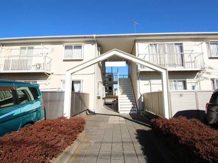 物件外観写真4　(エントランス部分)