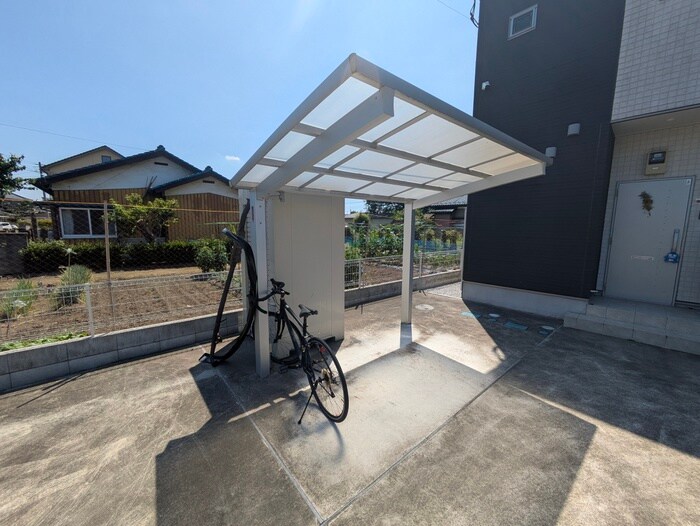 物件外観写真5　(駐輪場)