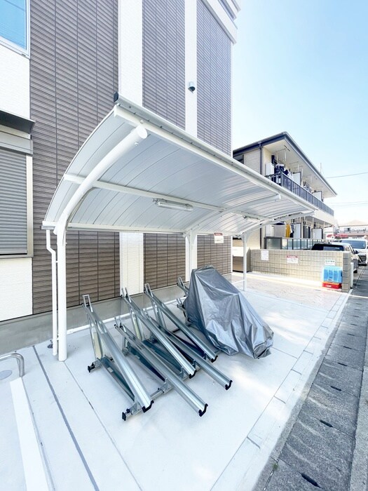 物件外観写真5　(駐輪場)