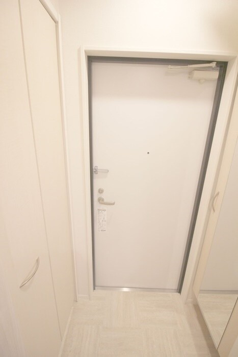 物件内観写真18　(玄関)
