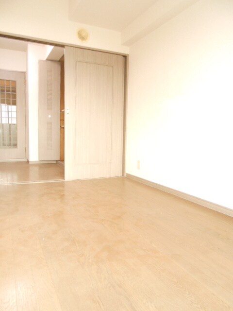 物件内観写真4　(居室)