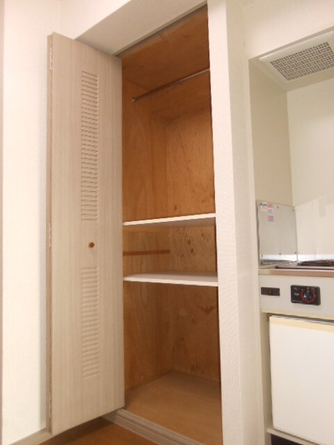 物件内観写真5　(収納)