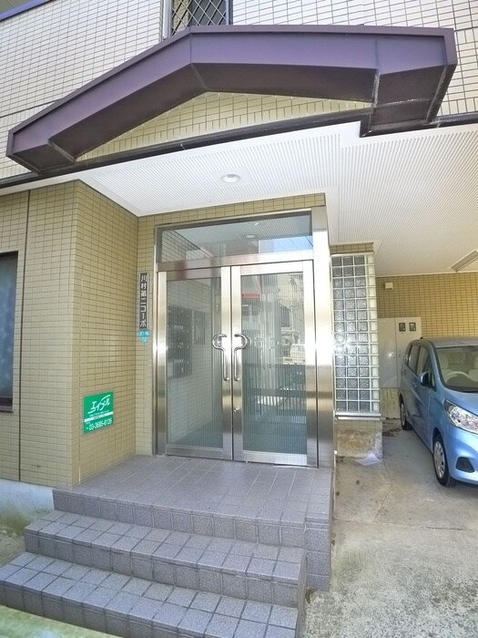 物件外観写真6　(エントランス部分)