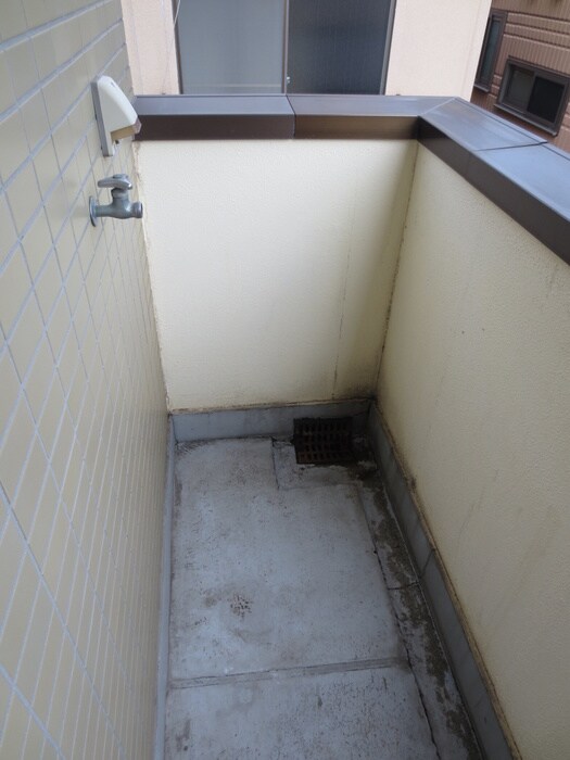 物件内観写真17　(洗濯機置場)