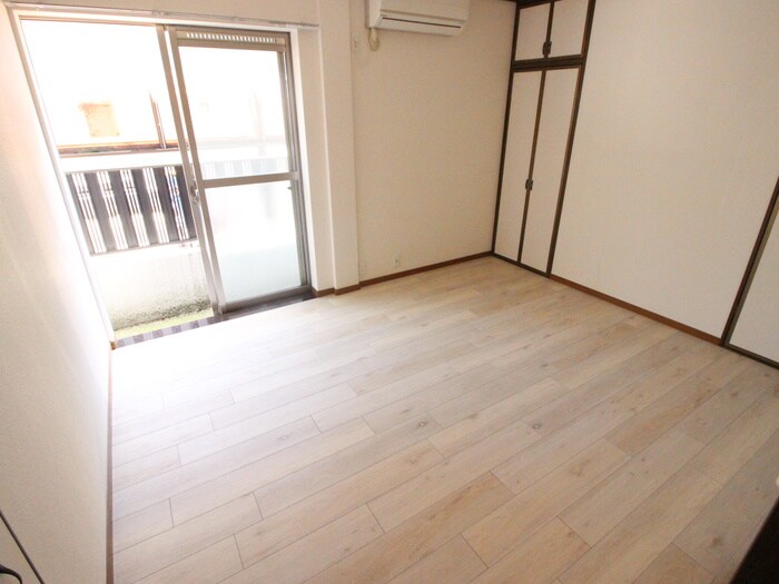 物件内観写真8　(居室)