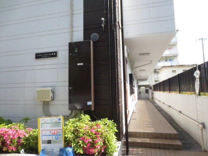 物件外観写真3　(エントランス部分)