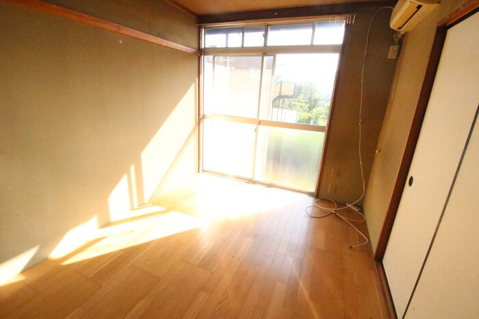 物件内観写真8　(居室)