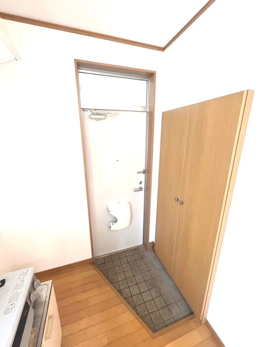 物件内観写真16　(玄関)