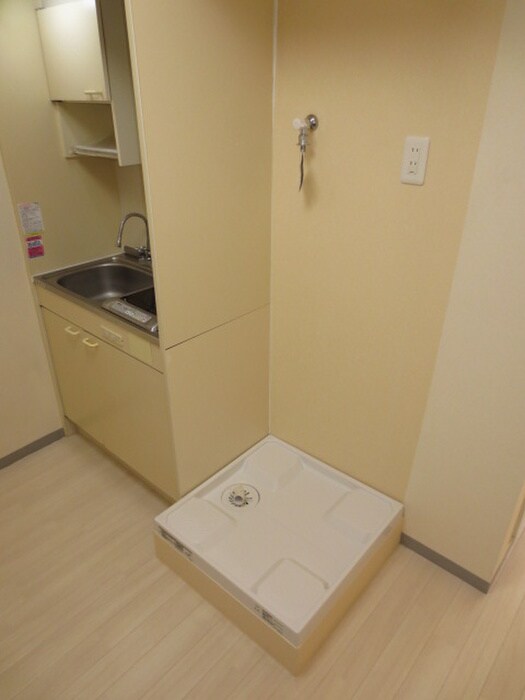 物件内観写真9　(洗濯機置場)