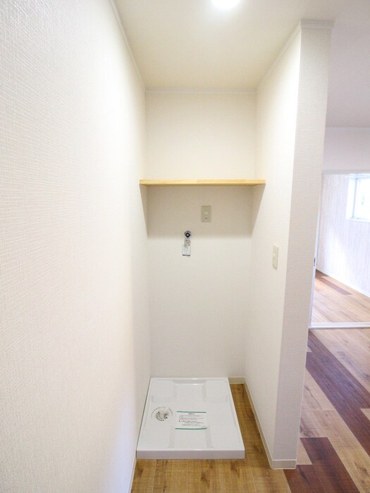 物件内観写真14　(洗濯機置場)