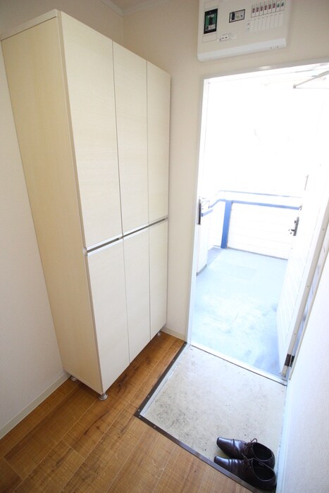 物件内観写真16　(玄関)