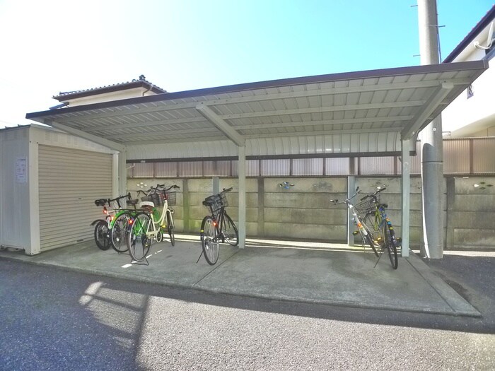 物件外観写真6　(駐輪場)