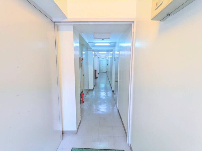 物件外観写真6　(エントランス部分)