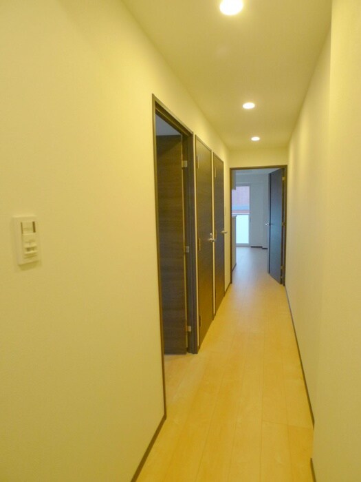 物件内観写真14　(廊下)