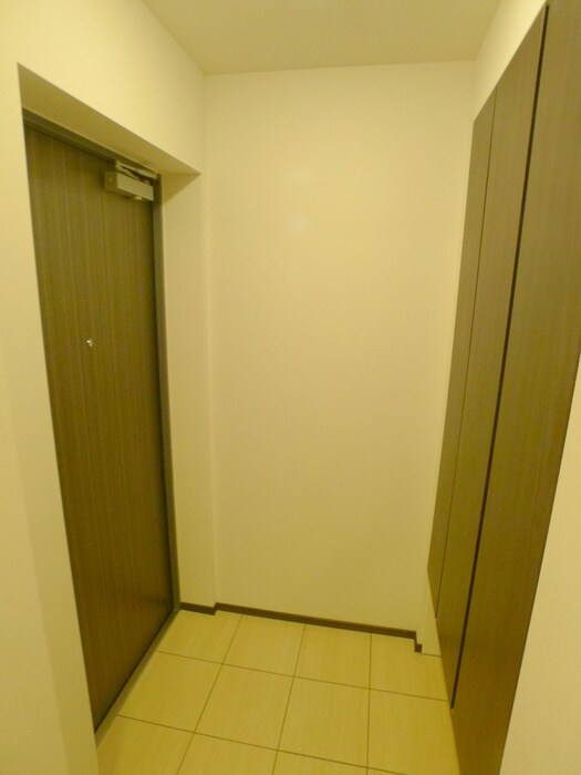 物件内観写真16　(玄関)