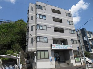 平和ビル外観写真