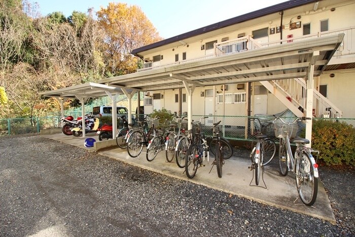 物件外観写真3　(駐輪場)