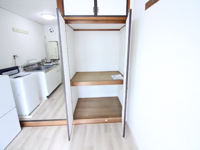 物件内観写真12　(収納)