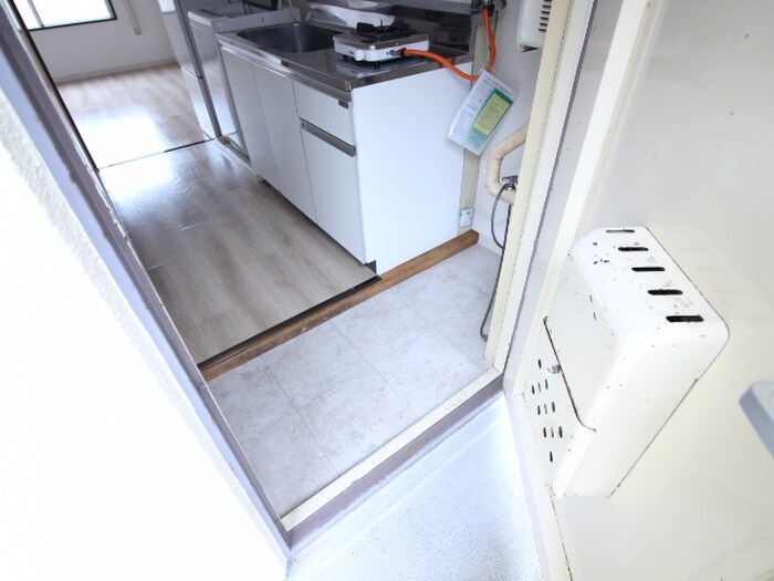 物件内観写真13　(玄関)