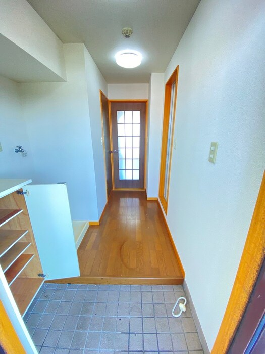 物件内観写真8　(玄関)