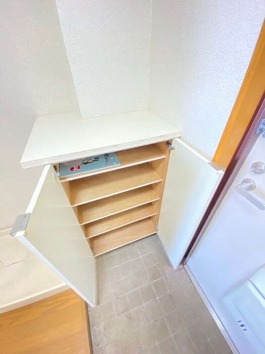 物件内観写真8　(靴箱)