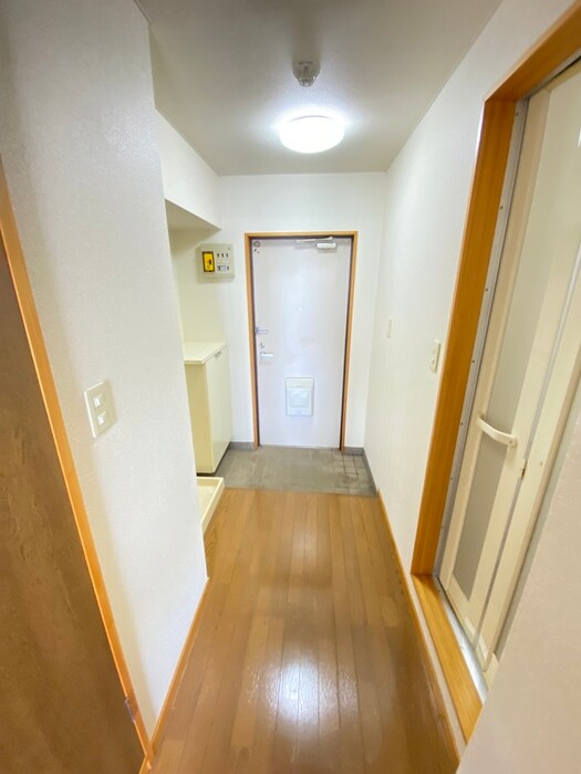 物件内観写真9　(廊下)