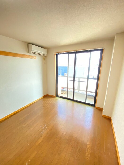 物件内観写真15　(居室)