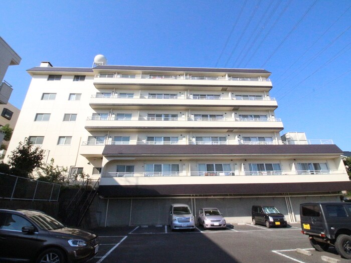 物件外観写真2　(駐車場)