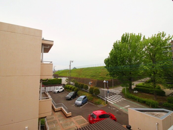 物件内観写真16　(室内からの展望)